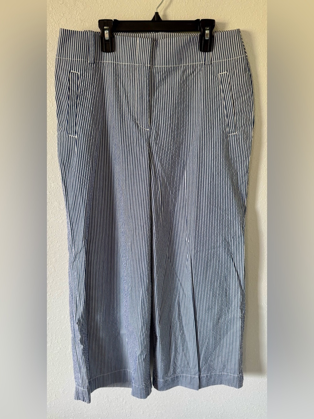 Women’s Wide Leg Ann Taylor Navy and White Pinstripe Chinos Size 10